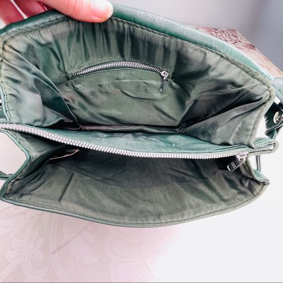 Pace Setter Vintage Dark Green Flap Close Shoulder Purse - Picture 5 of 11